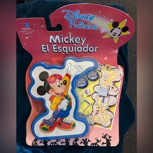 Disney Friends Set of Games Tras El Tesoro De Donald, Mickey El Esquiador, Pluto